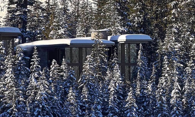 Whistler Creekside Ski Chalet | Serenity Estate Kadenwood | Ski-In Out, Hot Tub, Pool Table, Cinema Room