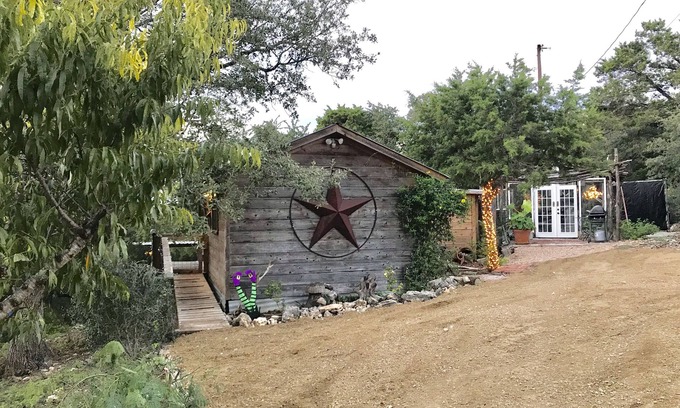 Canyon Lake Cottage | Serenity Hill B n B - Private Country Cottage on the Scenic Devils Backbone