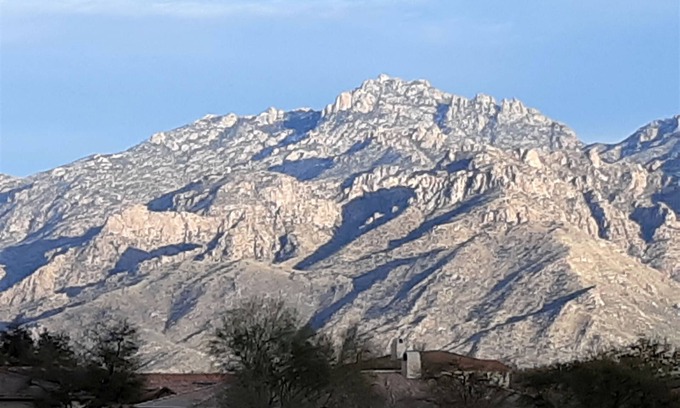 Rancho Vistoso House | Serenity in the “Valley of Gold”/Glorious Mountain Views/Snowbirds Friendly.