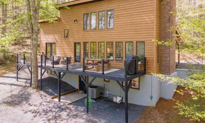 Dugspur Cottage | Serenity Peak w/Native Trout Stream/Secluded