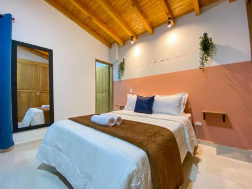 El Carmen de Viboral House | Serenity Room - a solo una cuadra del parque