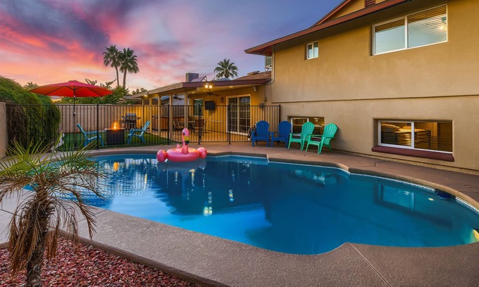 Scottsdale House | SERENITY SPLASH: POOL + SPA + POOL TABLE + MORE