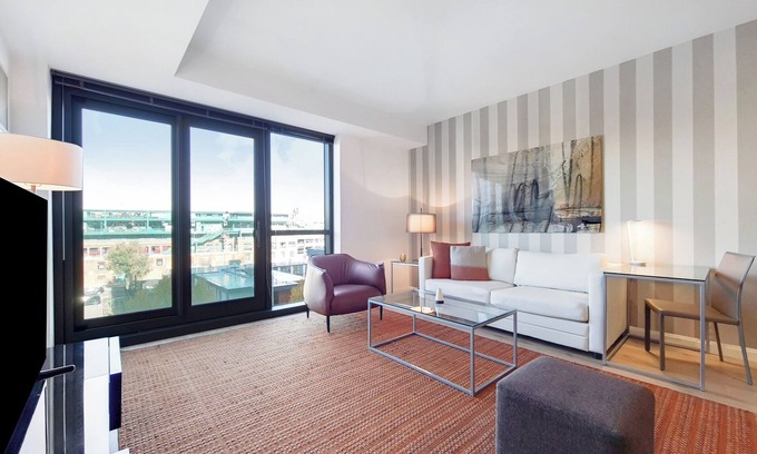 West Fens Apartment | Serviced 1 Bedroom Across From Fenway Park