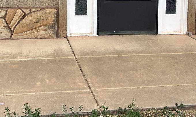 Leeds Apartment | Set against a beautiful Southern Utah bluff close to Zion, hiking trails & lakes