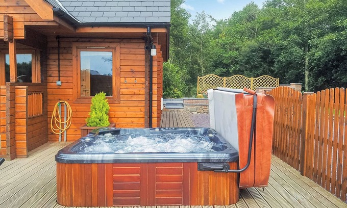 Menai Bridge Ski Chalet | Set in a peaceful location and perched over the lake.