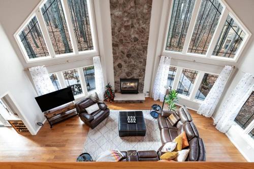 Treeloft Ski Chalet | Shangri-la ! A Perfect Getaway for everyone !