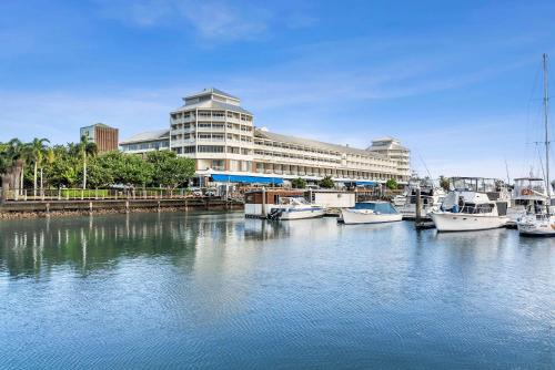 Cairns Central Business District Hotel | Shangri-La The Marina, Cairns