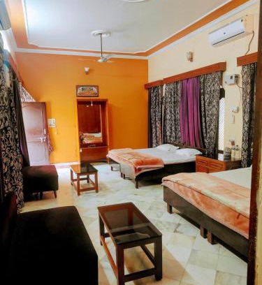 Faizabad Apartment | Shantiniketan 4BHK Comfortable Family Stay in Ayodhya