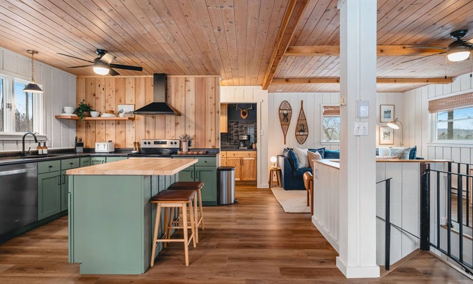 Bellaire Cabin | Shanty Creek, Game Room, Pool & Hot Tub Access, and Firepit