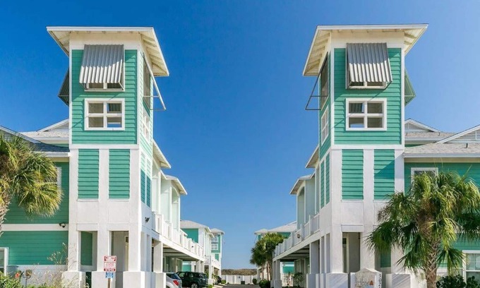 Safe Harbor Condo | Shared Pool and Hot Tub, Garage, Golf Cart Access, Pet Friendly