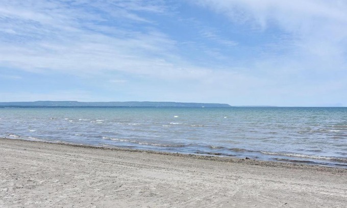 Wasaga Beach Hotel | Sharodon Sands Motel