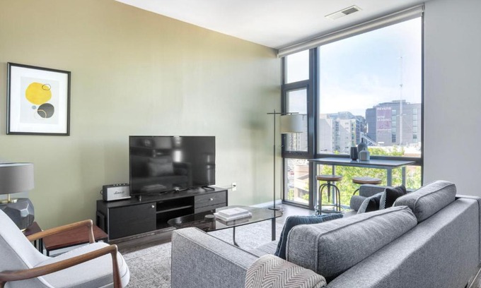 Shaw Apartment | Shaw jr 1br w gym pool nr entertainment WDC-683