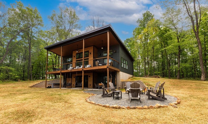 Stanardsville House | Shenandoah Luxury Mountain Stay