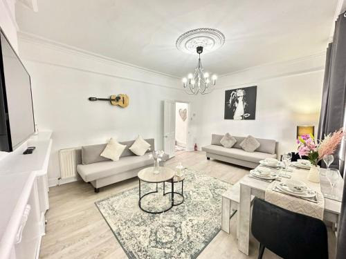 Askew Apartment | shepherd Bush Beautiful Family Apartment