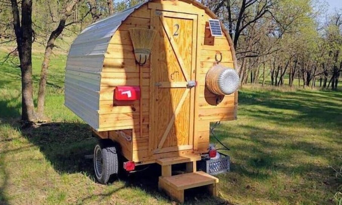 Hermosa Apartment | Shepherd's Wagon #2 by Mt Rushmore