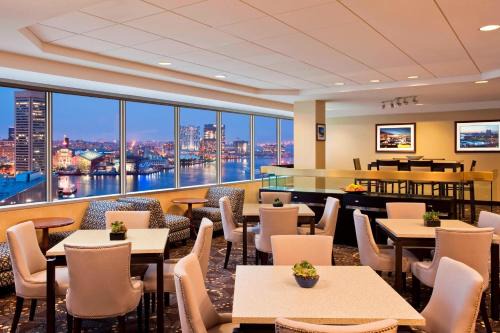 Downtown West Hotel | Sheraton Inner Harbor Hotel