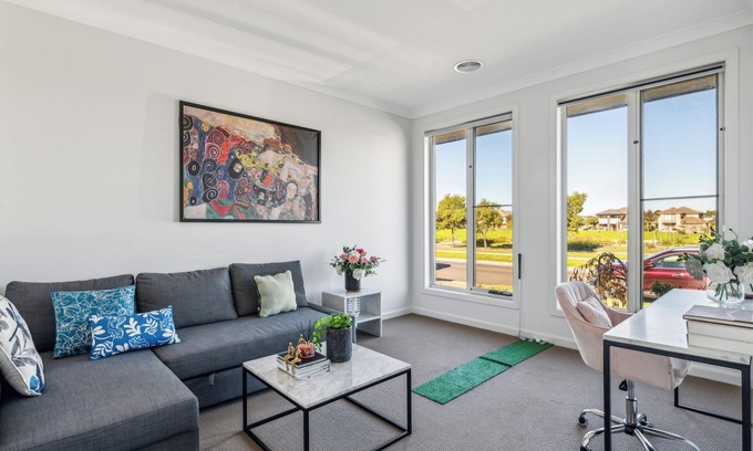 Point Cook House | SHINE Point Cook Elegant Home Sweet Home