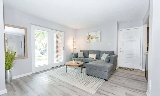 Beavercreek Apartment | Shopping Paradise | Free coffee + Parking