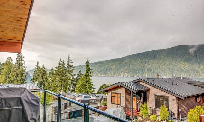 Port Renfrew House | Shore 2 Please - UPPER (Amazing Oceanviews) H198251310