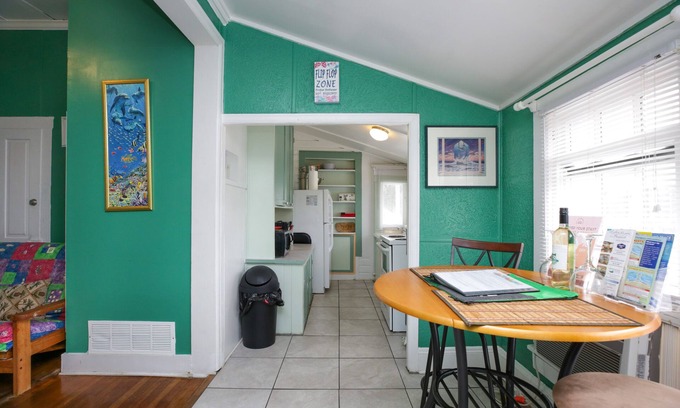 Downtown Apartment | Shore Break: Downtown Pensacola, North Hill