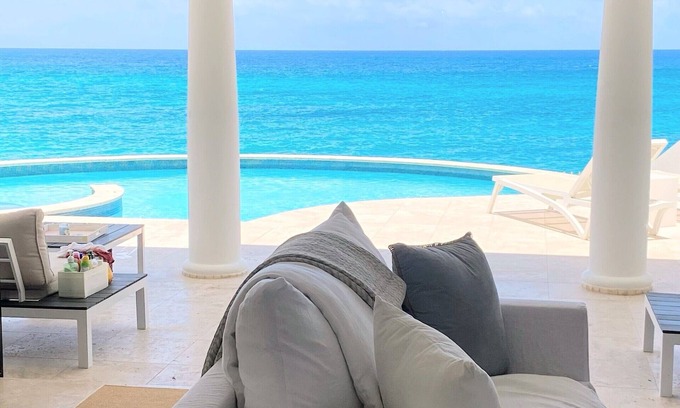 Maho Villa | Shore Pointe Beach stunning modern villa neighbouring 5 star Belmond La Samanna