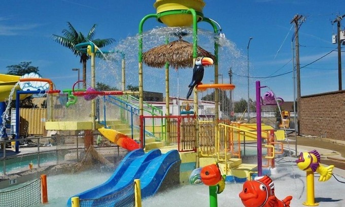 Tri-Cities Resort | Short Distance From The Well Known Sites! Modern Unit, w/FREE Parking, Pool!