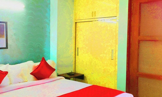 Malviya Nagar House | Short Stay Apartment Saket (Max)