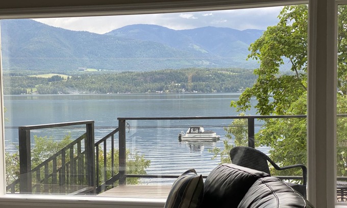Blind Bay House | Shuswap Lakehouse 3Bd 2Bth Semi-Lakefront w/ Dock & Buoy Sleeps 9 KingBd