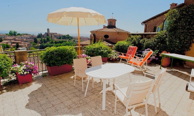 Siena Historical Center Apartment | SIENA MEDIEVALE - Three Bedroom Apartment, Sleeps 6