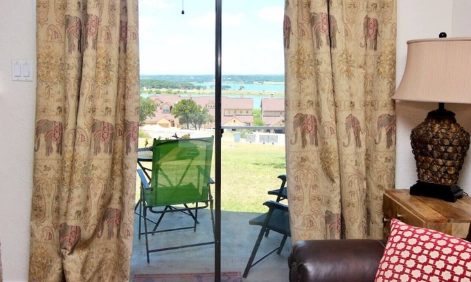 Canyon Lake Condo | Sierra Bella | Sleeps 4 | Near Canyon Lake | WiFi