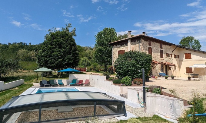 Montmiral House | Silence and fullness in a haven of peace