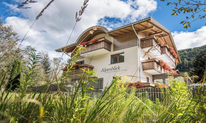 San Giovanni Apartment | Silva Alpenblick Apartments with Mountain View, Wi-Fi, Garden and Terrace