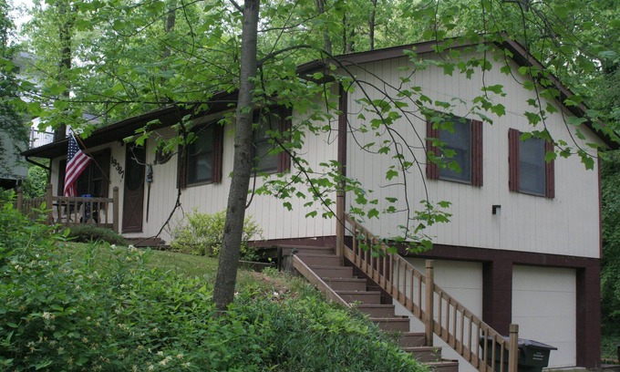 New Buffalo Cottage | Simple Cottage Set in the Woods by Lake Michigan