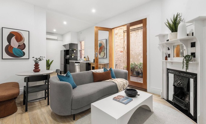 East Melbourne Apartment | Simpson Street Apartments by Urban Rest