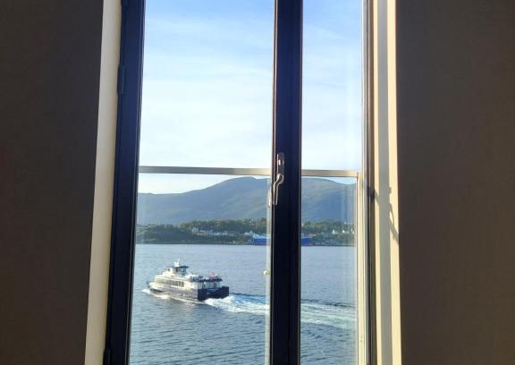 Alesund Bed & Breakfast | Single Elegant Room i sentrum- Sea View