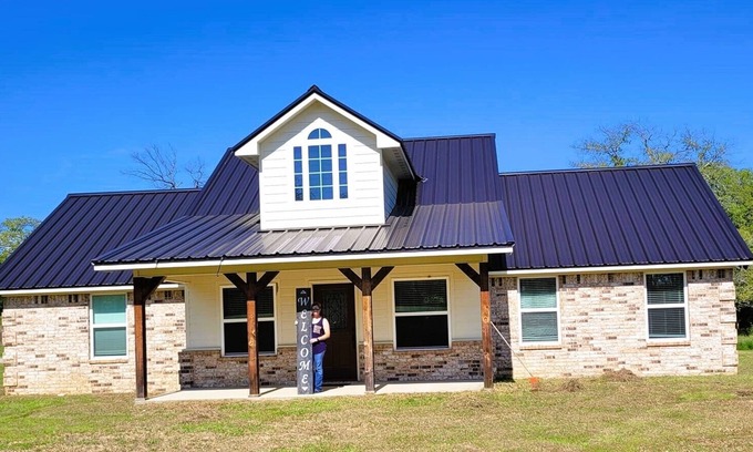 Coleman House | Single family home located on 125-acres.