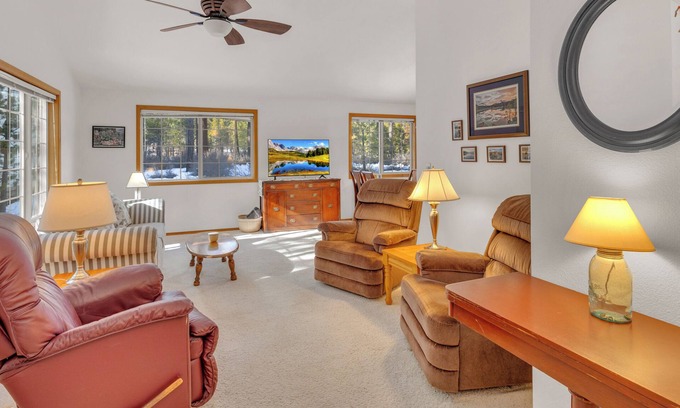 Three Rivers House | Single Level, 3 bedroom located near the Deschutes River, paved walking trail