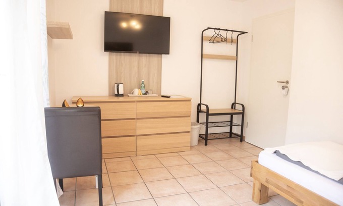 Rheinbreitbach Bed & Breakfast | Single room-Classic-Shared Bathroom-No view-Gemeinschaftsbad