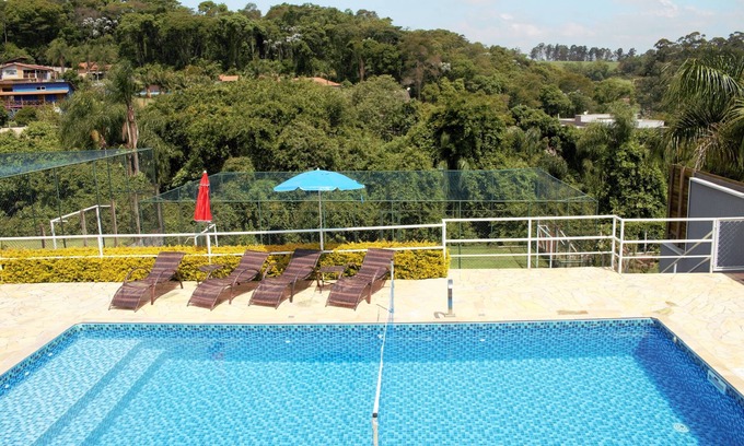 Atibaia Cottage | Single-storey house! Gated community/Leisure and relaxation/Air conditioning in bedrooms