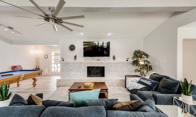 Carrollton House | Single Story 4 BR 3 Bath Pool, Modern and Updated