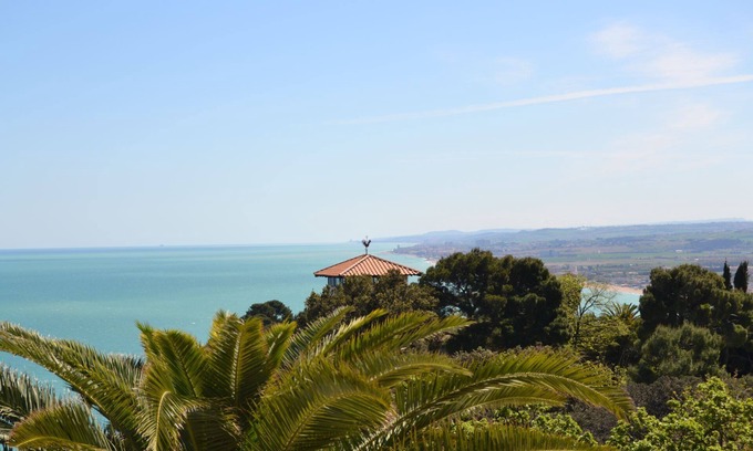 Sirolo Apartment | Sirolo, central studio apartment, historic building, sea view