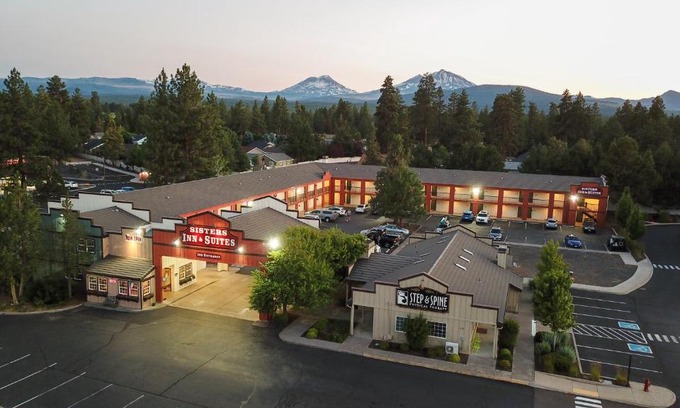 Sisters Hotel | Sisters Inn & Suites