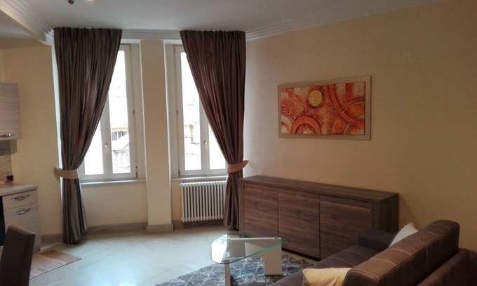 Rione III Colonna Apartment | Sistina House near Spanish Steps