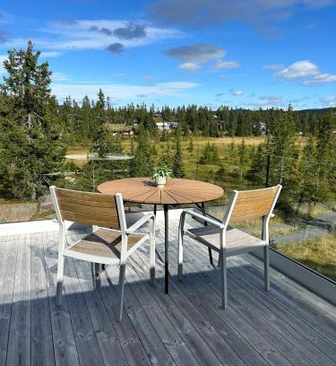 Sjusjoen House | Sjusjøstua by Norgesbooking - cabin close to cross country trails