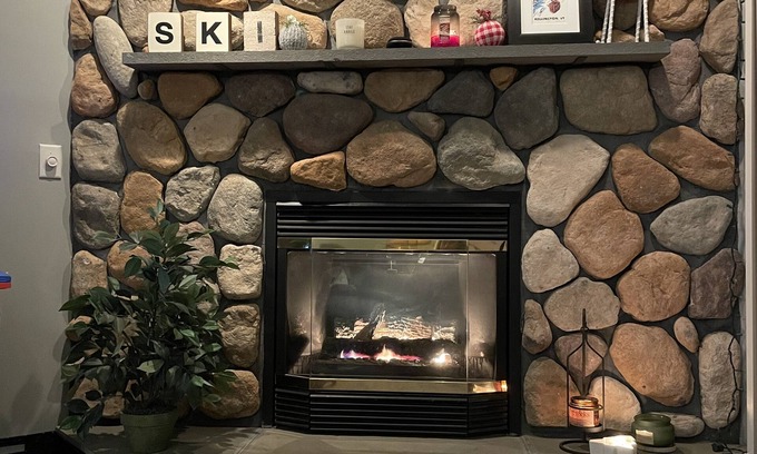 Killington Condo | Ski, Bike, Hike & Relax: 2-Bedroom Condo w/Pool & SPA. Minutes to Killington!