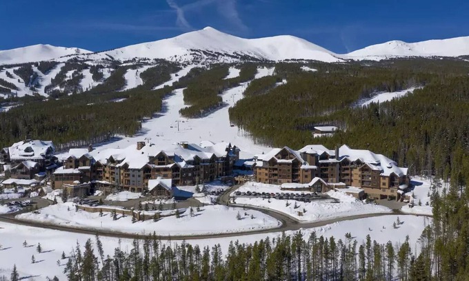 Breckenridge Condo | Ski in Ski out 1BR Master: Full Kitchen, Living Room, Dining Room. NOT a studio