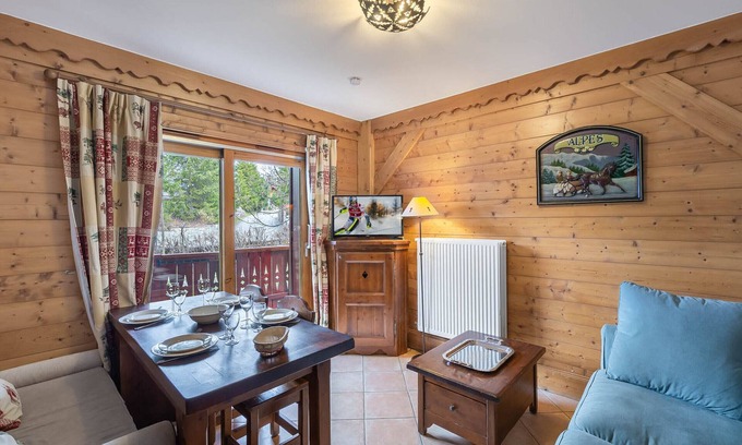 Meribel Village Apartment | Ski-In/Ski-Out Apartment with Pool Access