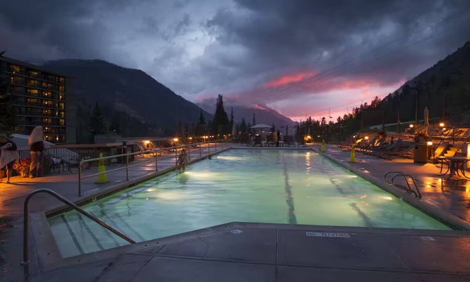 Salt Lake Mountain Resorts Resort | Ski-In/Ski-Out Luxury 2 Bedroom Cliff Club Suite with private balcony hot tub