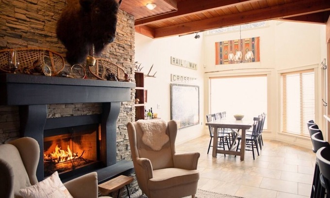 Okanagan-Similkameen House | Ski In/Ski out paradise at Apex Resort!