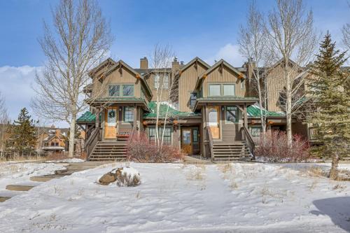 Granby Apartment | Ski-InandSki-Out Granby Ranch Condo with Pool Access